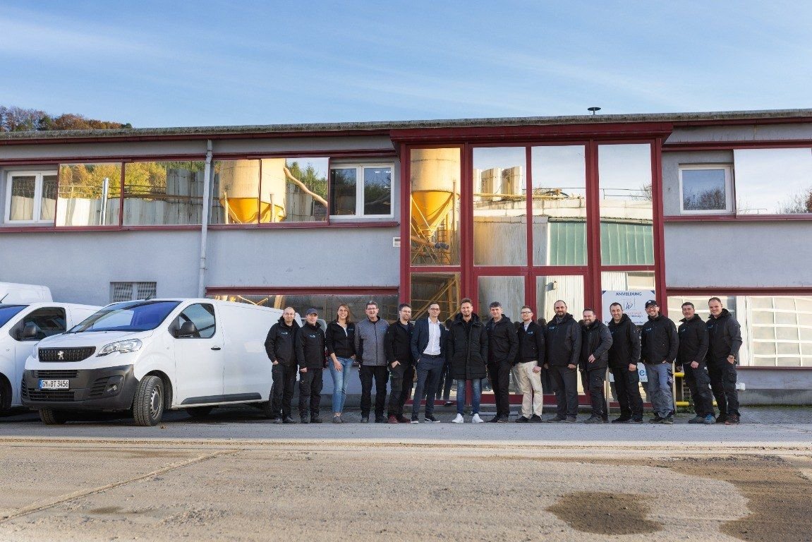 Das Team von Brauer Rohrreinigung gemeinsam vor Ort